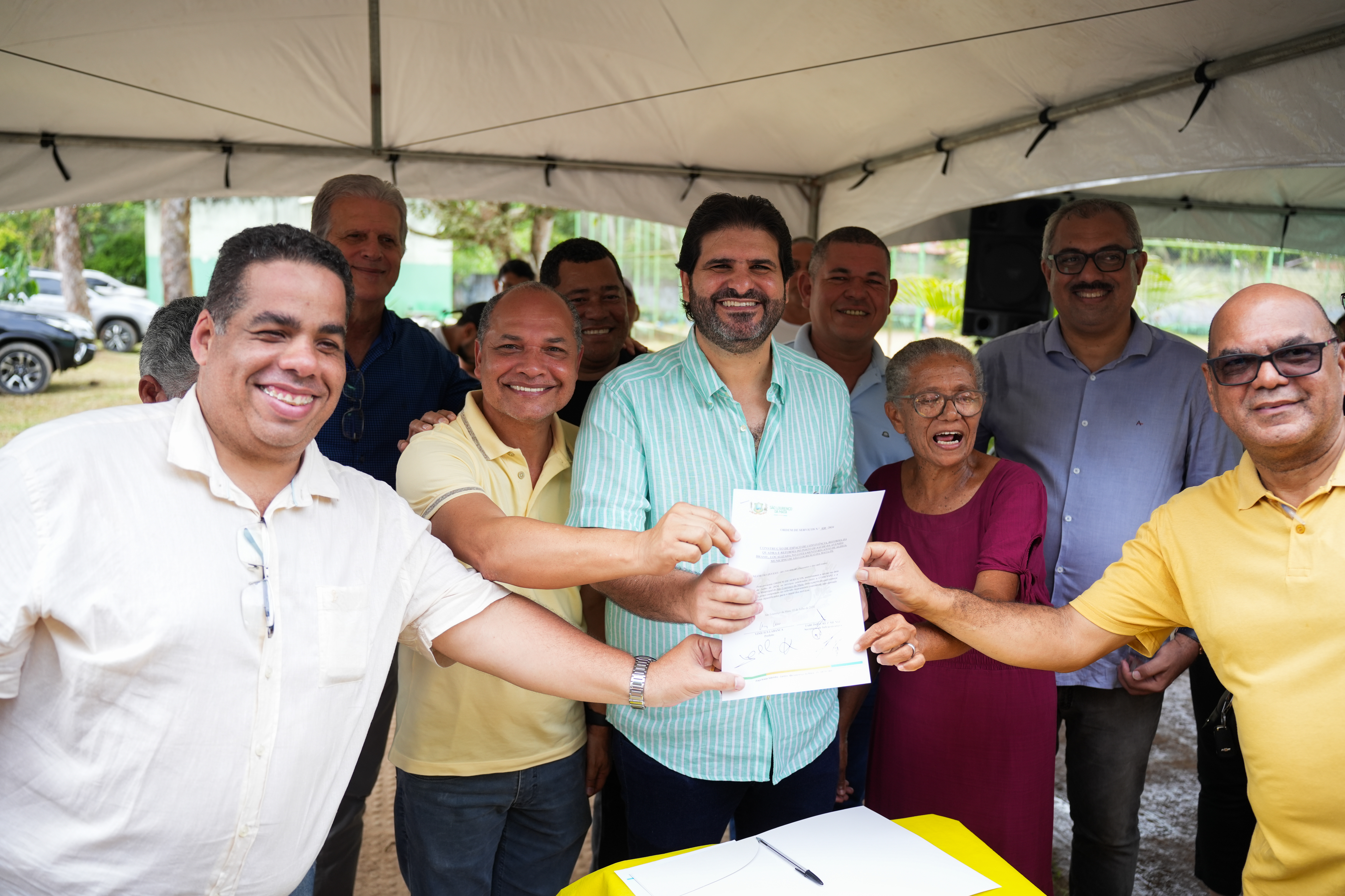 Parlamentares acompanham ordem de serviço para obras no Recanto de Aldeia