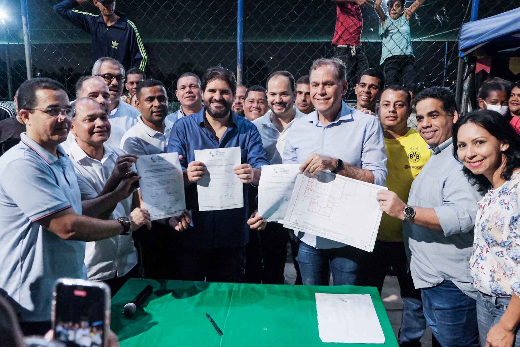 Vereadores acompanham assinatura de ordens de serviços para obras em Chã da Tábua e Loteamento Metropolitano